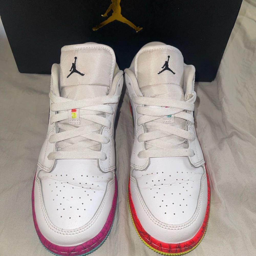 Air Jordan 1s. Have worn them a handful of times. Not Original Box